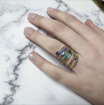 Charmin&#039;s Goudkleurige Ring met Lichtgroene Hartsteen Staal R1581 &ndash; Birthstone Augustus