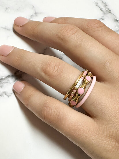 Bague empilable en acier inoxydable émaillé rose clair Charmin's - Élégance intemporelle R1613